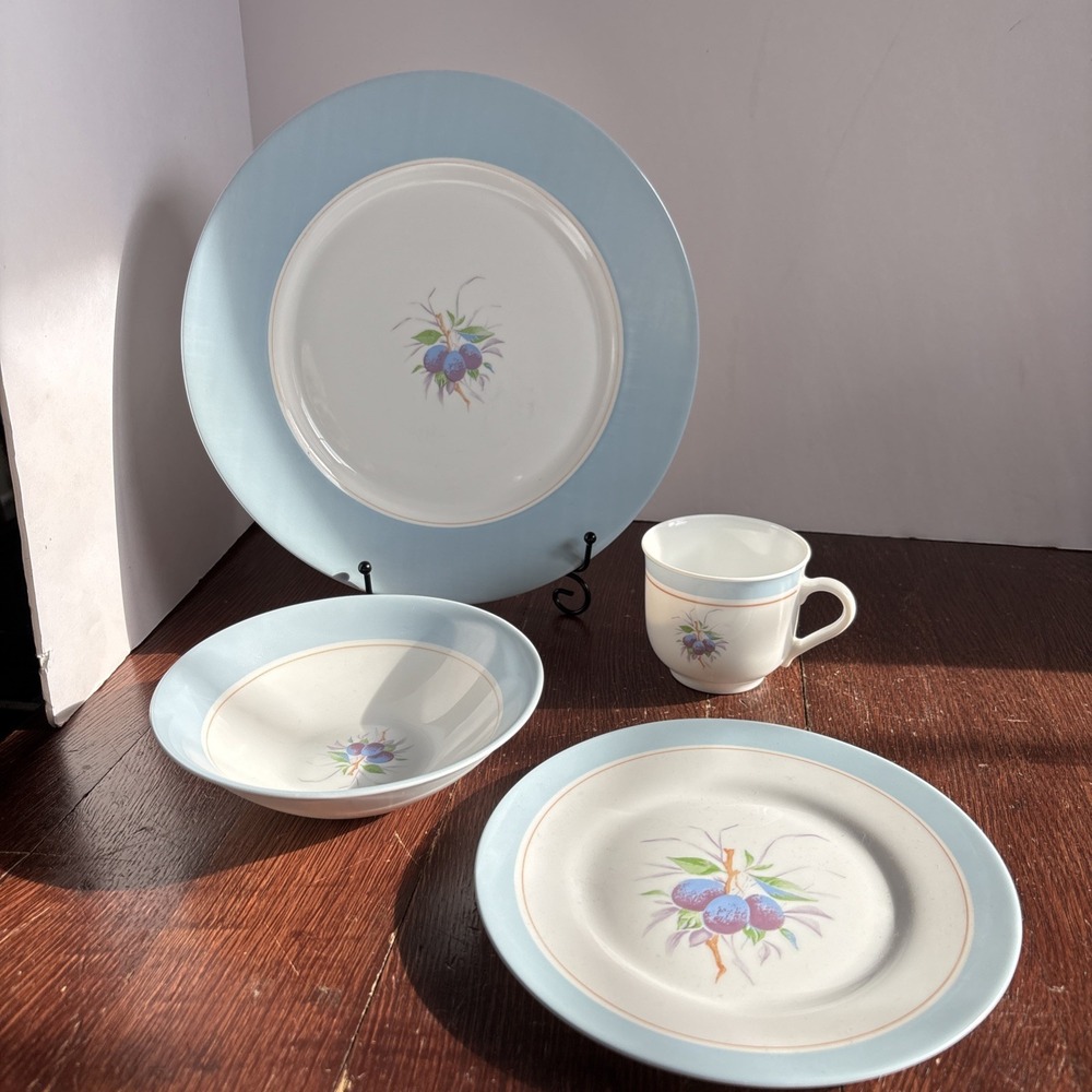 Martha Stewart Everyday Blueberries, 2 Plates , Bowl, Cup‎ 4 Pc Blue And White